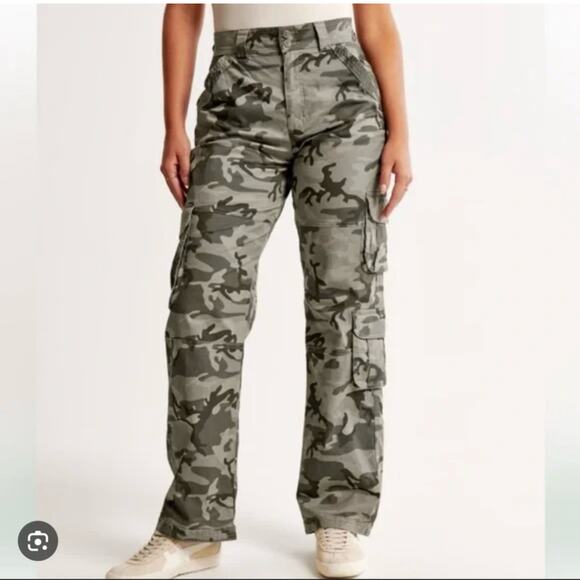 Abercrombie & Fitch Pants Womens 30 Short Green Gray Camo Relaxed Cargo Utility - Picture 1 of 13